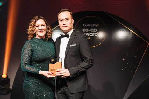 Here for NZ award, New World Southmalls Lin Guo with Foodstuffs North Islands Willa Hand