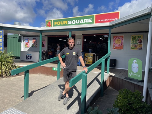 Stefan Waijers owner operator of Four Square Houhora